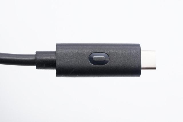 内置光纤模块的CC线缆长什么样?拆解脸书Oculus VR专用线揭晓