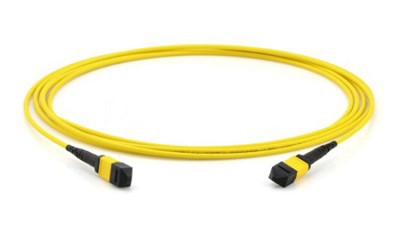 Flexibel 12-fibrer MPO-MPO Singlemode OS2 Fiber Optic Låg rökfri Halogen Round Cable